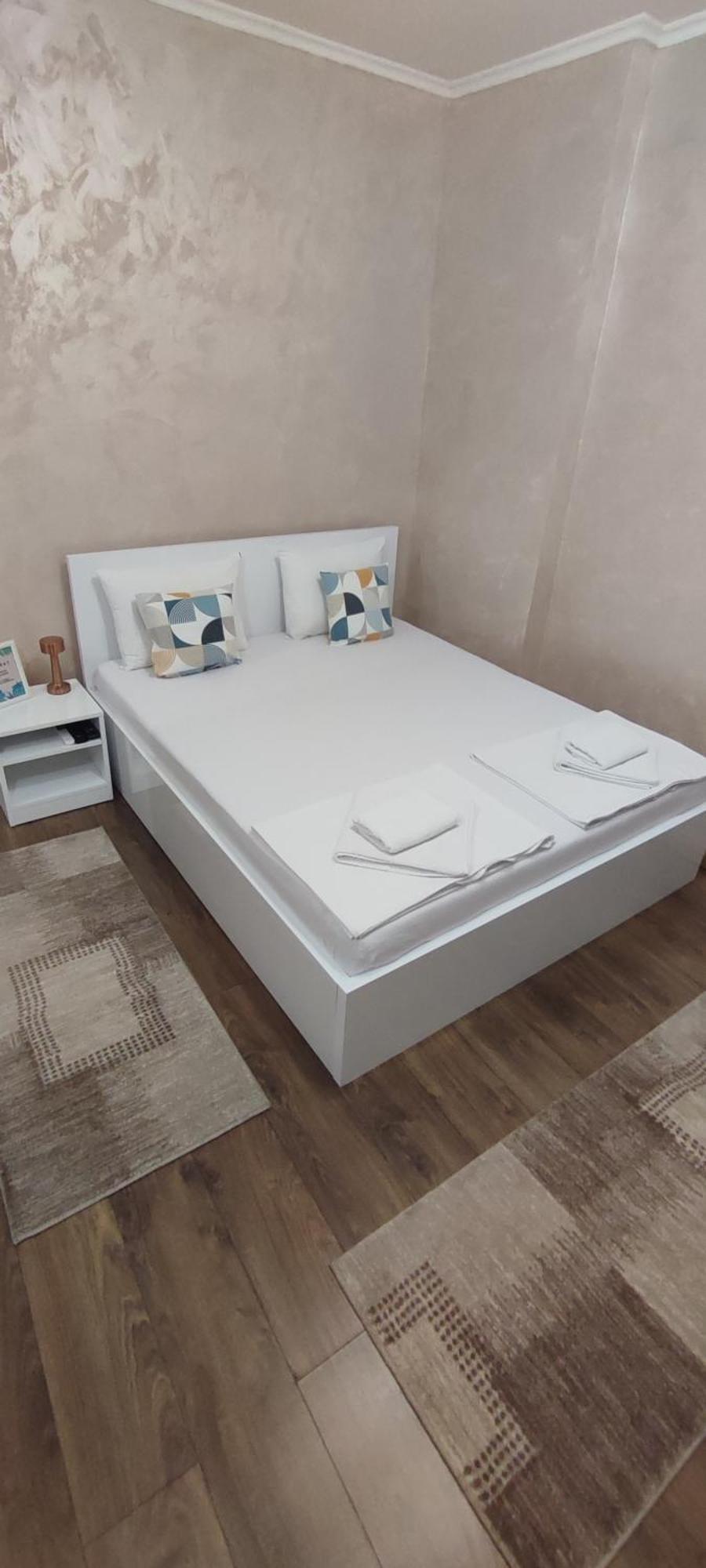 Apartamento Menrat Novi Sad Exterior foto